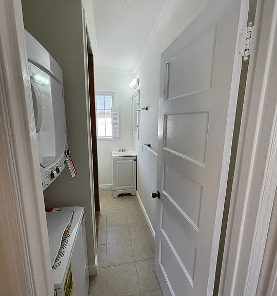 10631 Tinker Ave — Photo 32