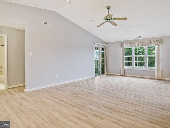 5th image of 2403 Forest Edge Ct Unit 301