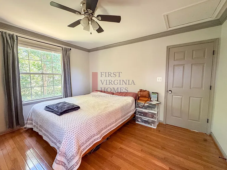 202 Blackthorn Ln — Photo 12