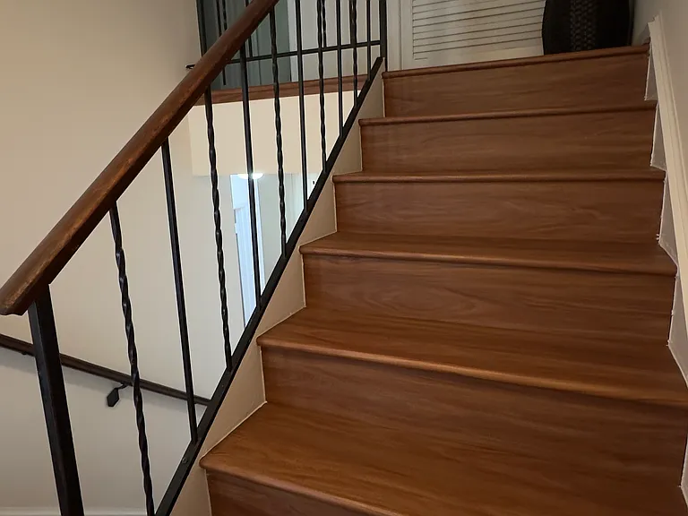 Entrance to the second floor