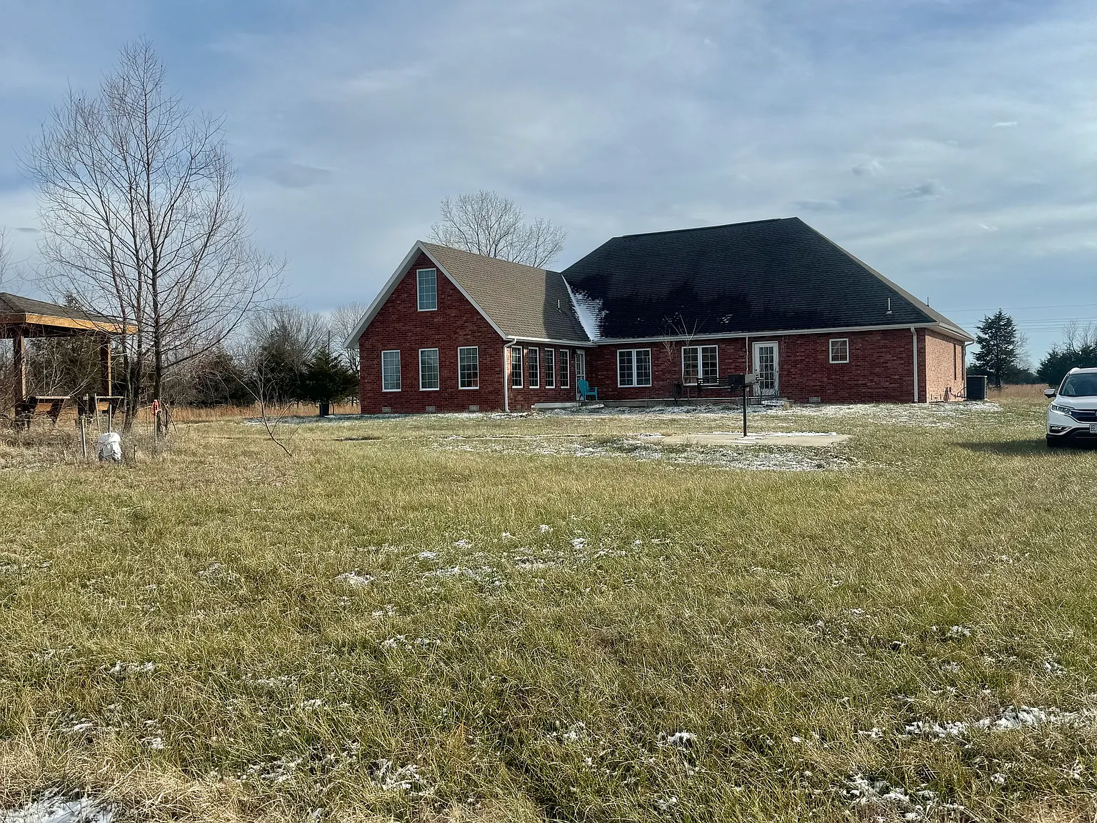 4 bed, 4700 sqft, $3,000 — Photo 2