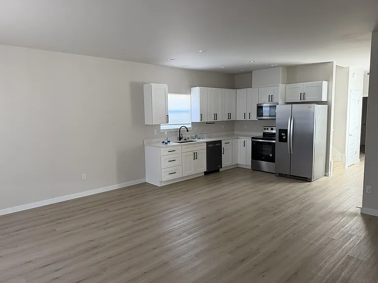 345 Golden Gate Ave — Photo 5