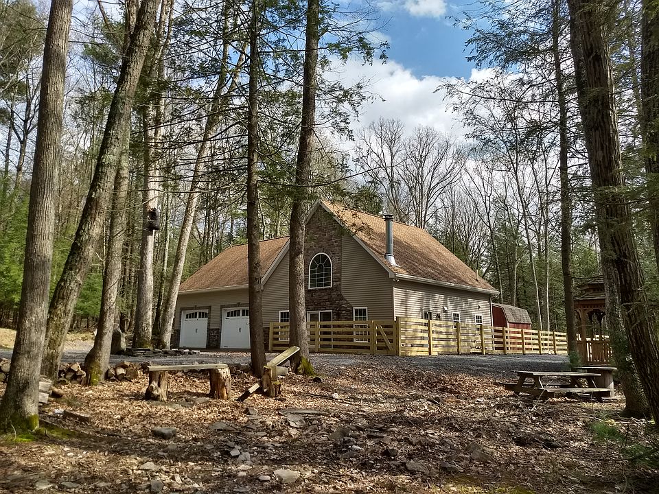 1st image of 166 Lakeshore Dr
