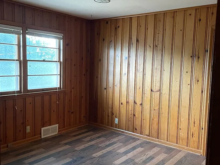 9202 Pacific St — Photo 8