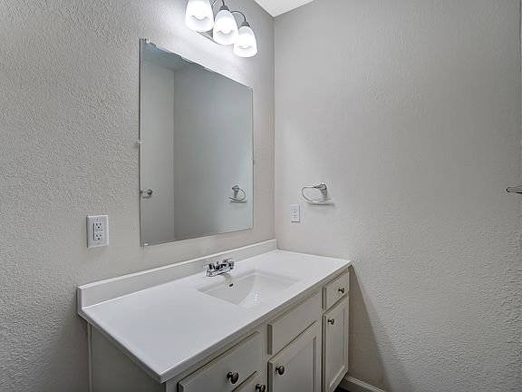 5th image of 625 E Kibby St