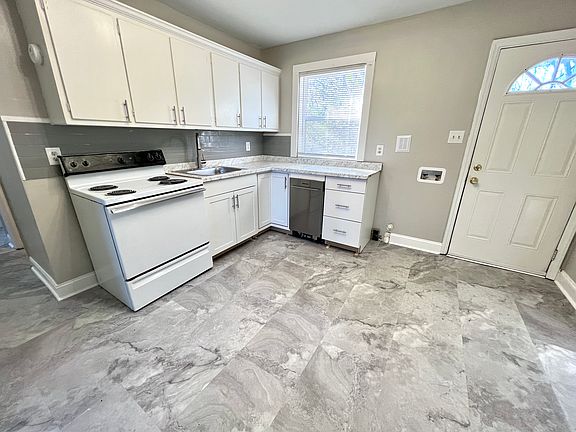 2nd image of 522 Coapman St APT C