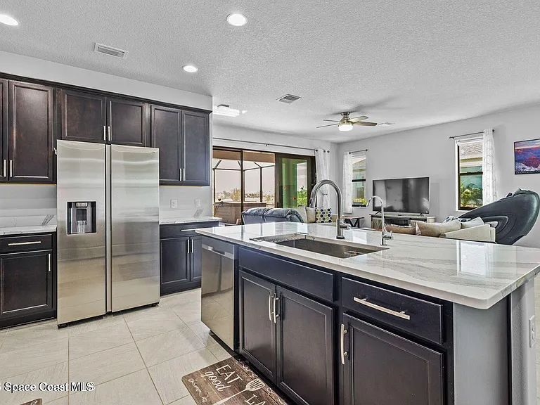 8108 Dobre Way — Photo 8