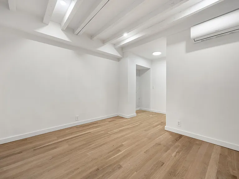 75 Bainbridge St #1A — Photo 9