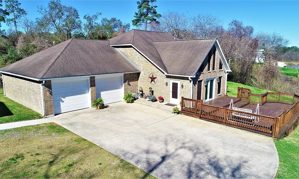 1st image of 1620 Park Dr