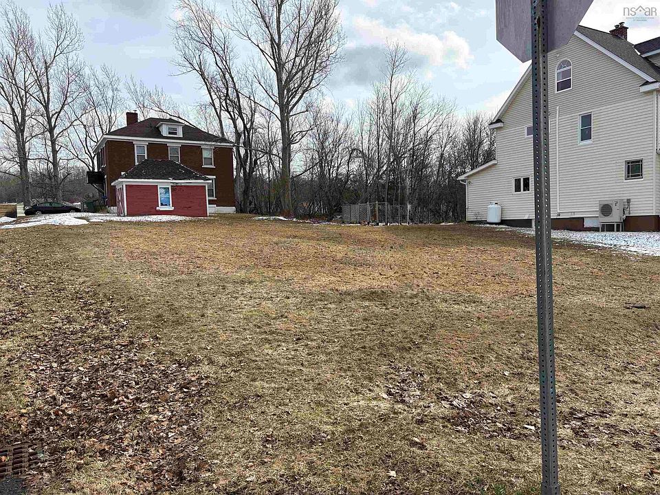 2nd image of 371 Shelburne St Lot New
