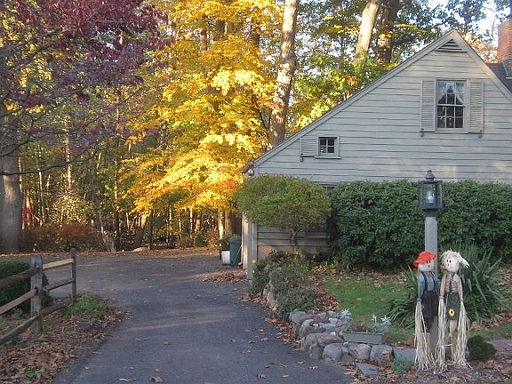 4th image of 160 Harrington Ave