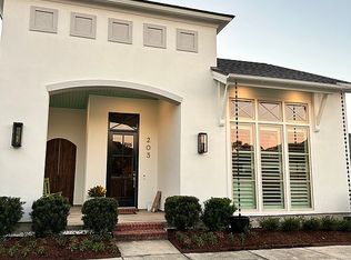 203 Catalina Ln, Youngsville, LA 70592