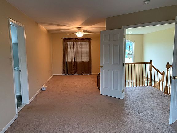 3rd image of 128 Farm View Dr