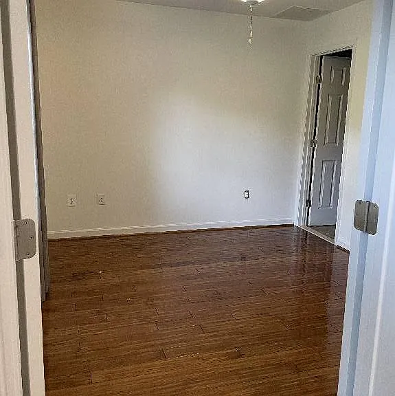 10626 Saint Paul Ave — Photo 8
