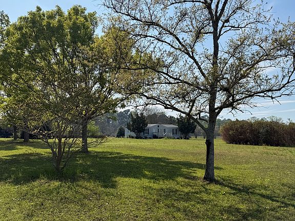 2nd image of 102 Folds Rd