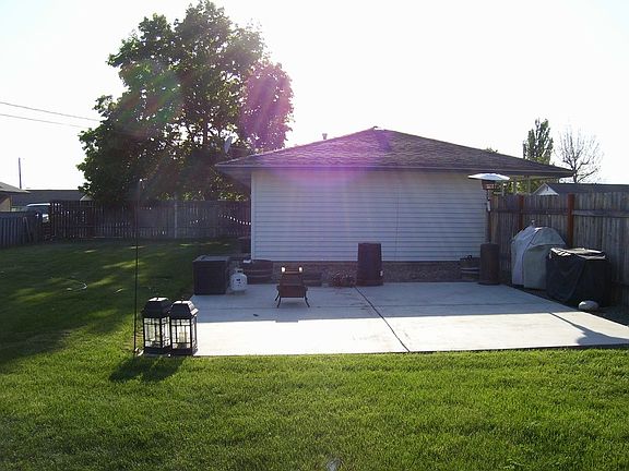 2nd image of 585 S 6th Ave
