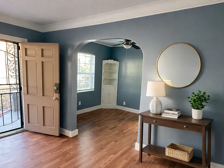 293 W Waldorf Ave — Photo 2