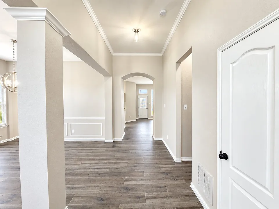 11701 Amber Valley Dr