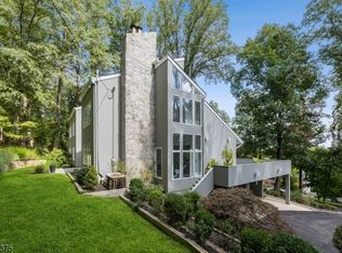 3 Bailey Hollow Rd, Morristown, NJ 07960