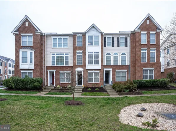 25124 Neptune Ter, Chantilly, VA 20152
