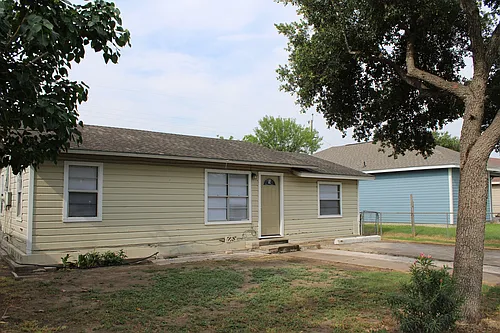 803 W Lee St Photo 1