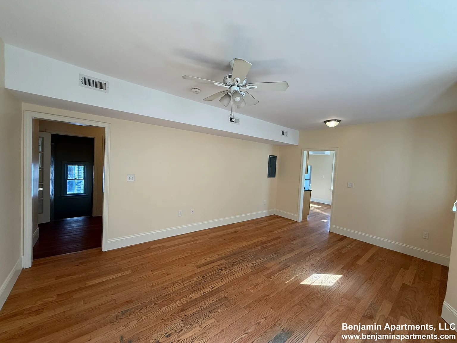 4 bed, $4,000 — Photo 4