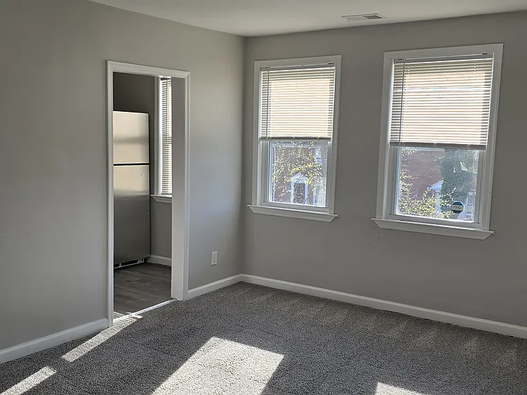 5542 Midwood Ave #2 — Photo 8