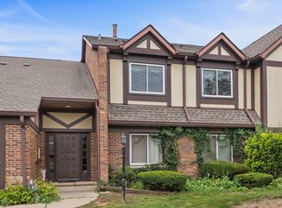 407 Ramblewood Dr APT D, Glen Ellyn, IL 60137