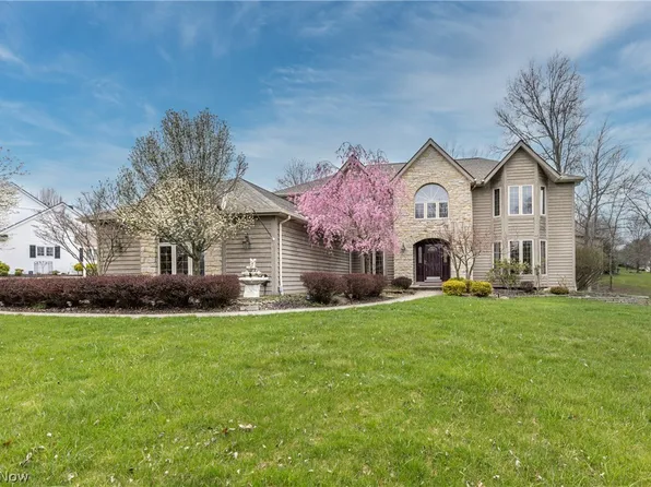 8596 Scenicview Dr, Broadview Heights, OH 44147