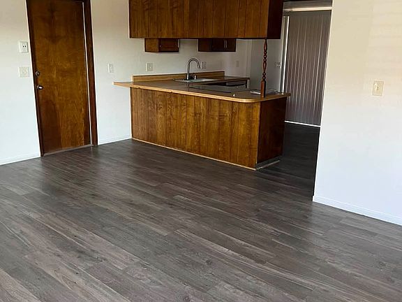 4th image of 581 Lynora St