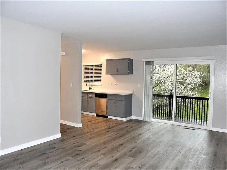 Trailhead Apartments at Tam Junction — Photo 13