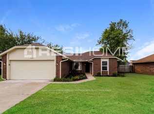 308 Ryan Way, Edmond, OK 73003