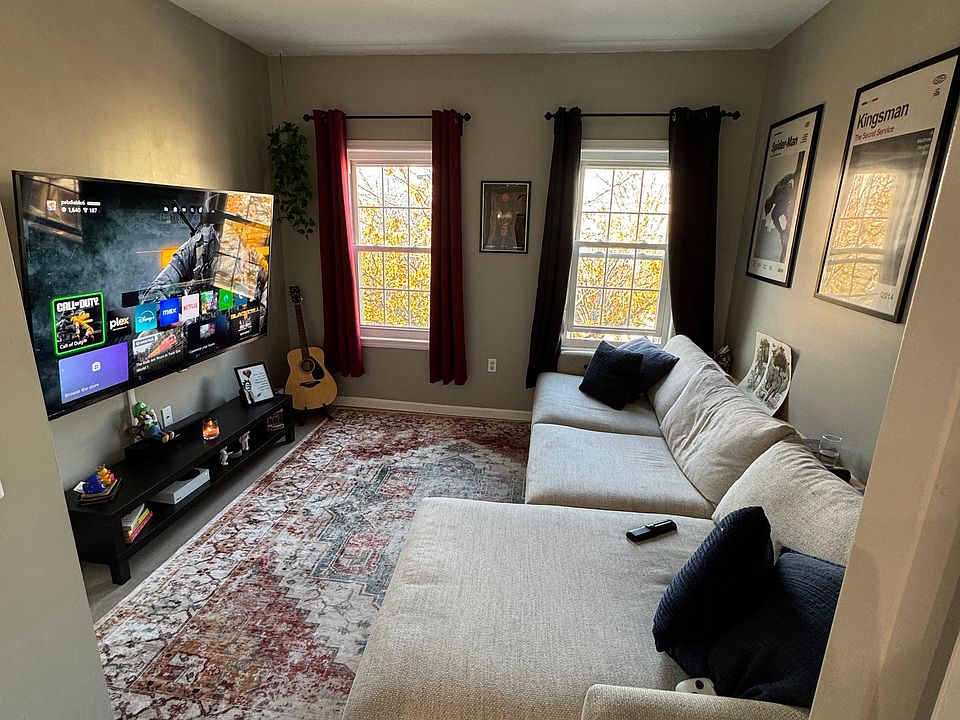 Front bedroom/office/living room