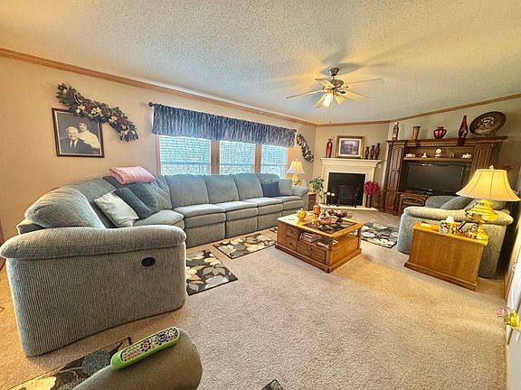 3rd image of 768 Ivanhoe Rd