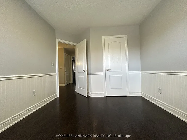3484 Eglinton Ave W — Photo 22