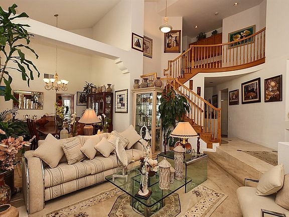 4th image of 15093 Calle Verano