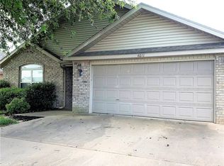 4011 SW Hansom Loop, Bentonville, AR 72712