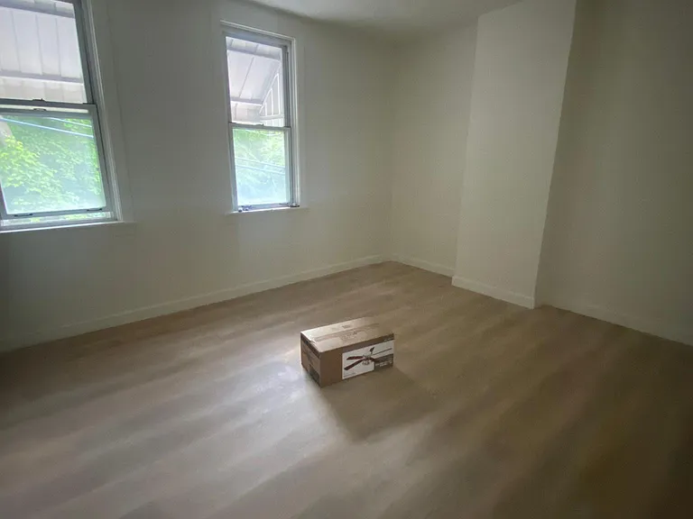 1115 Wayne Ave — Photo 7