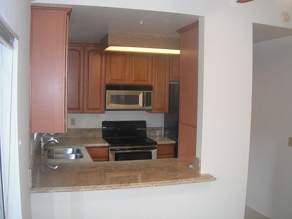 3rd image of 11263 Avenida De Los Lobos Unit E