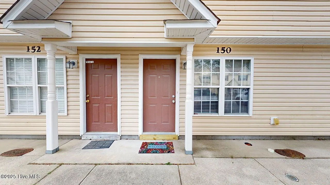 2 bed, 2.5 bath, $1,150 — Photo 1