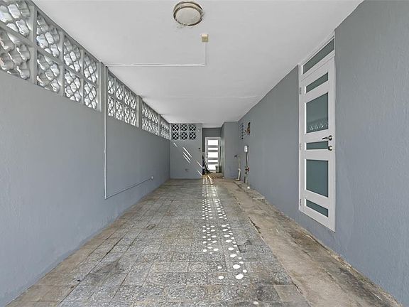 4th image of 1210 Calle Maria Bustamante