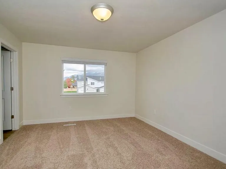 855 W 600 S — Photo 5