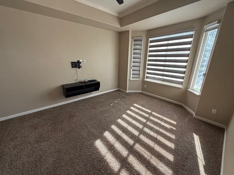 722 Summer Ln — Photo 6