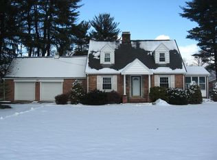 672 Amostown Rd, West Springfield, MA 01089