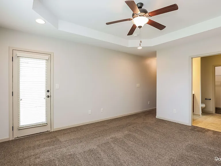27 Balboa Pkwy — Photo 9