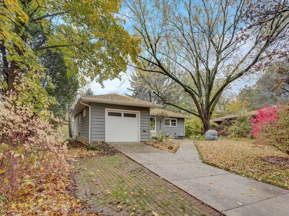 35 Hiawatha Cir, Madison, WI 53711