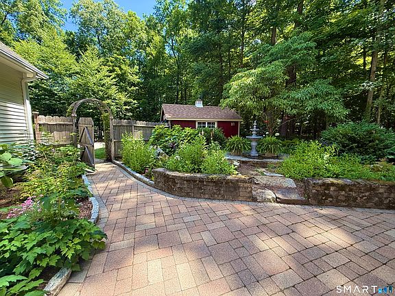 3rd image of 391 Squaw Hollow Road