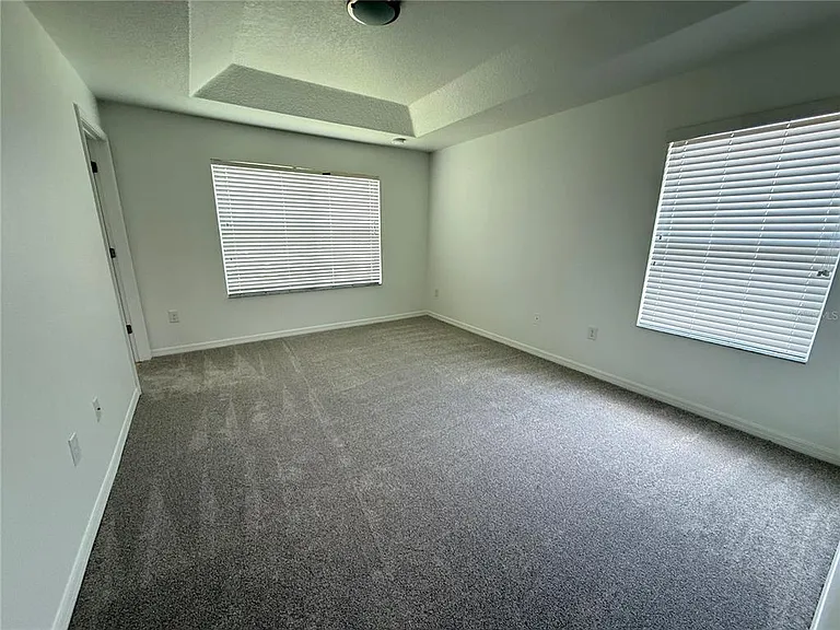 10713 Savannah Landing Cir — Photo 12