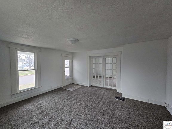 4th image of 600 S Main St