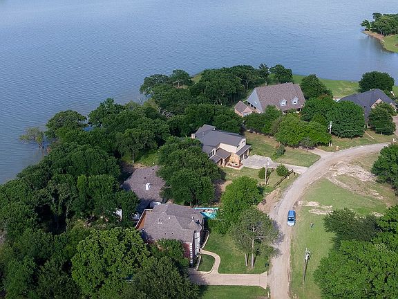 3rd image of 10641 Rolling Hills Dr